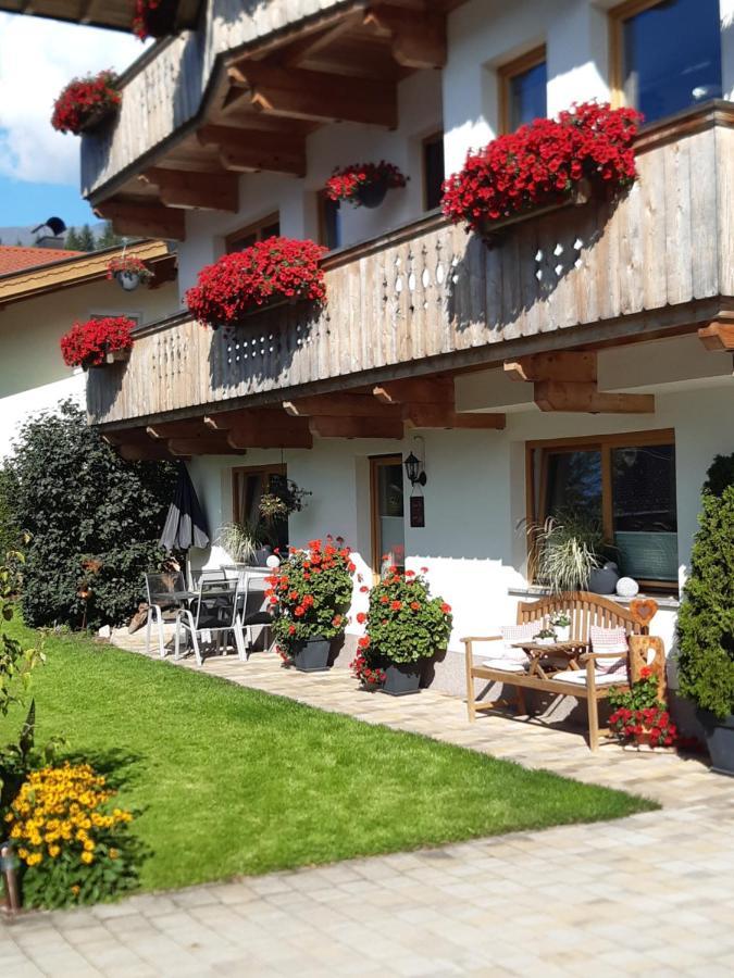 Апартаменти Haus Roland Целль-ам-Ціллер Екстер'єр фото